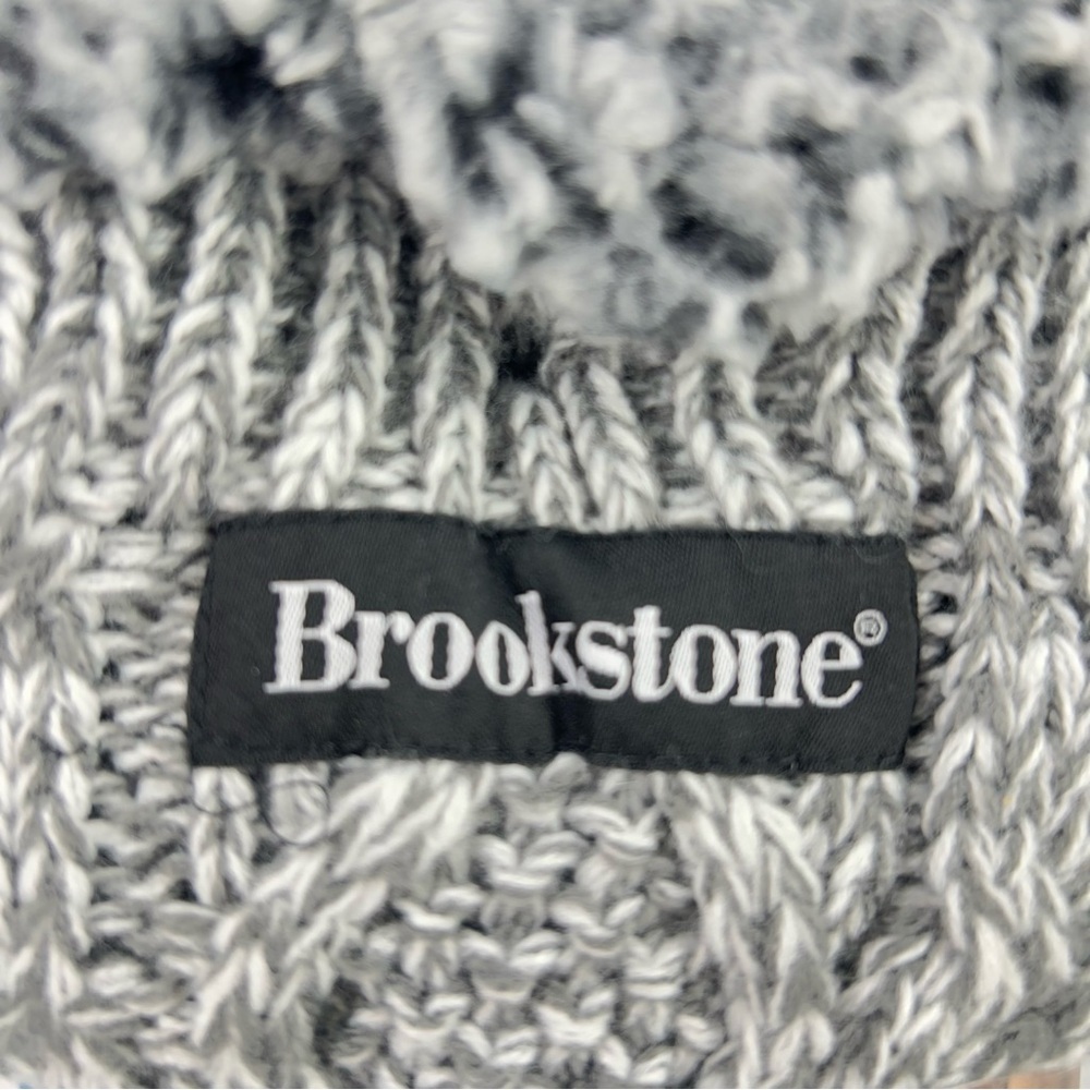 Brookstone Gray Cable Knit Slipper Socks with Grippers Size OS 4-10 - Picture 2 of 4